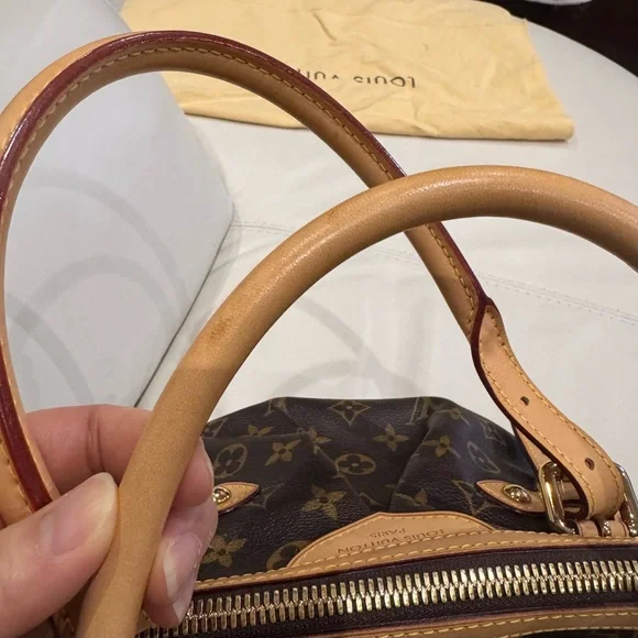 [Authentic] Louis Vuitton Monogram Tivoli GM - Picture 9 of 16